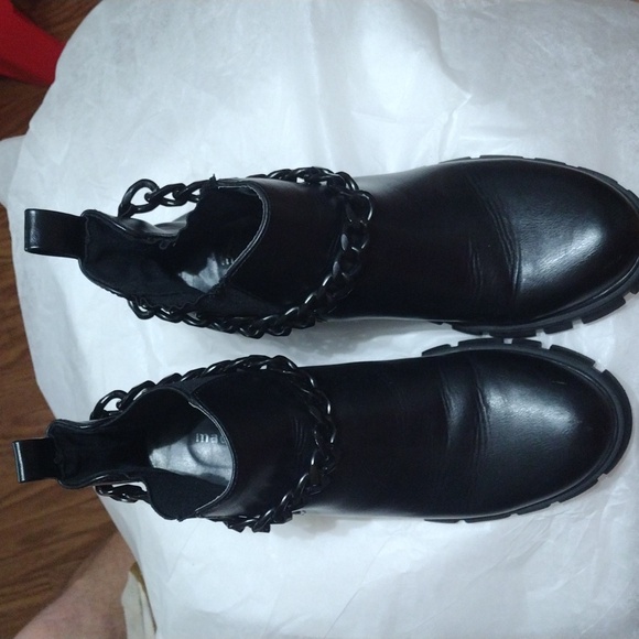 Madden girl boots/ booties, women's size 8, black - Picture 4 of 7